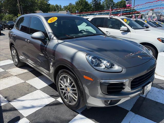 2017 Porsche Cayenne S:HLA53575