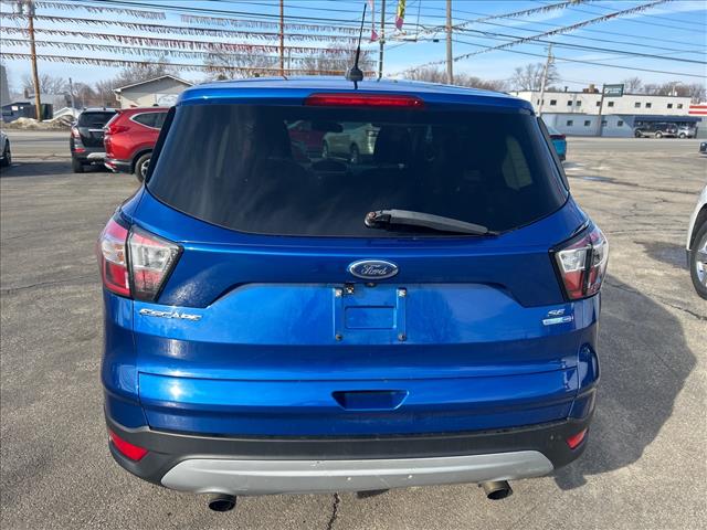 2017 Ford Escape SE:HUB25517