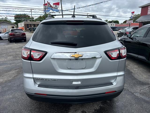 2017 Chevrolet Traverse LS photo 5