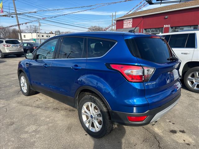 2017 Ford Escape SE:HUB25517