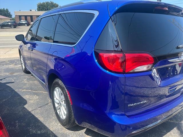 2019 Chrysler Pacifica Touring L photo 6