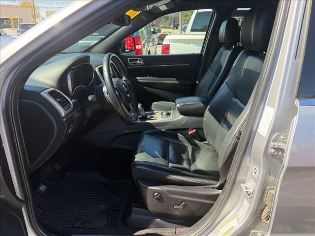 2017 Jeep Grand Cherokee Limited:HC830374