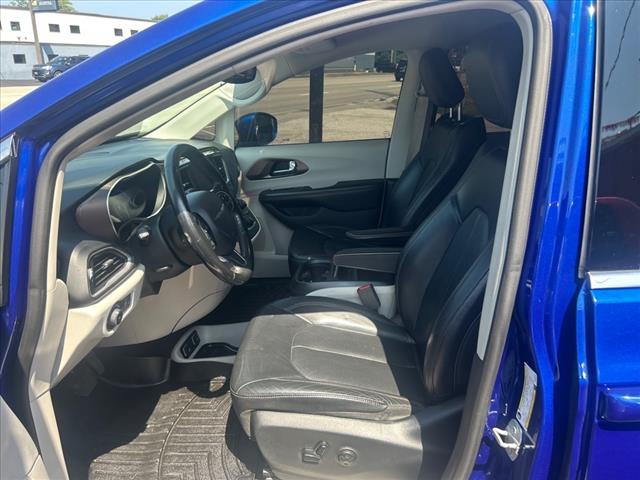 2019 Chrysler Pacifica Touring L photo 7