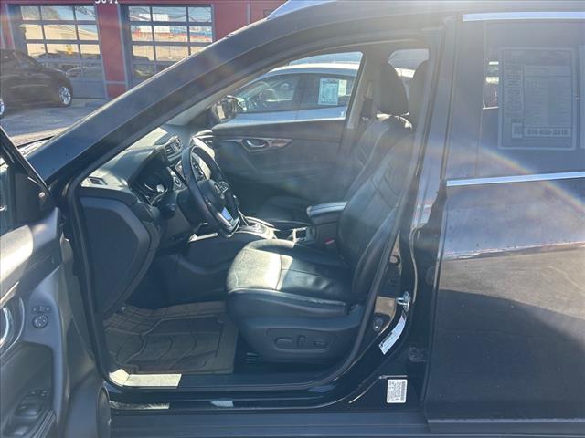 2017 Nissan Rogue SV:HW003186