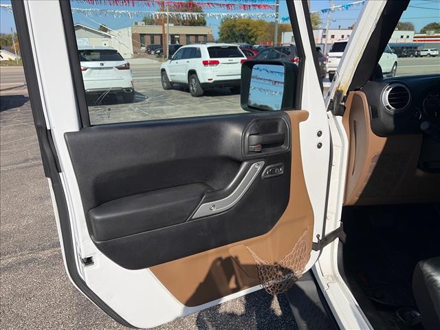 2012 Jeep Wrangler Unlimited Sahara:CL153385
