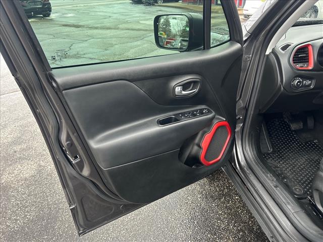 2017 Jeep Renegade Trailhawk:HPG55072