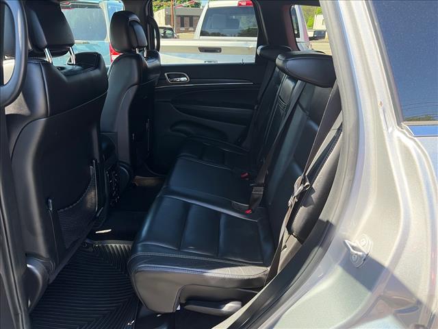 2017 Jeep Grand Cherokee Limited:HC830374