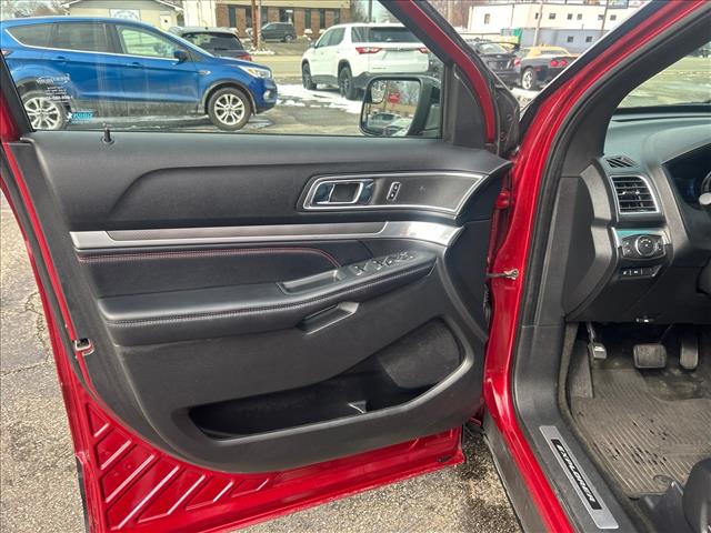 2016 Ford Explorer Sport:GGC39491