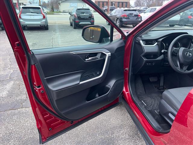 2019 Toyota RAV4 XLE:KC005032