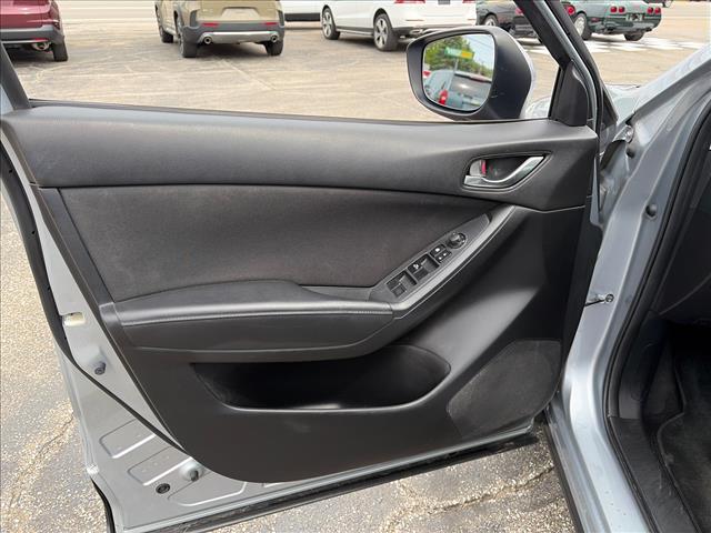 2016 Mazda CX-5 Sport:G0610028