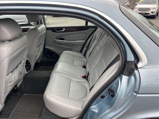 2006 Jaguar XJ XJ8 L photo 9