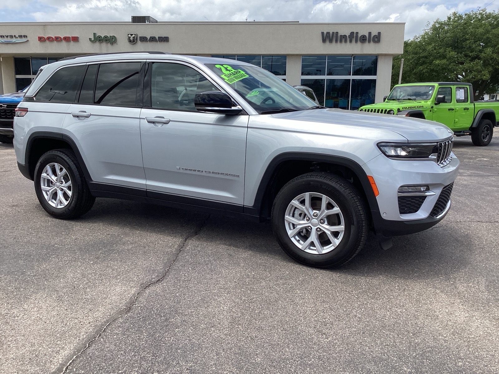 Silver Zynith Clear Coat 2023 Jeep Grand Cherokee SUV / Crossover Four-Wheel Drive 8-Speed Automatic