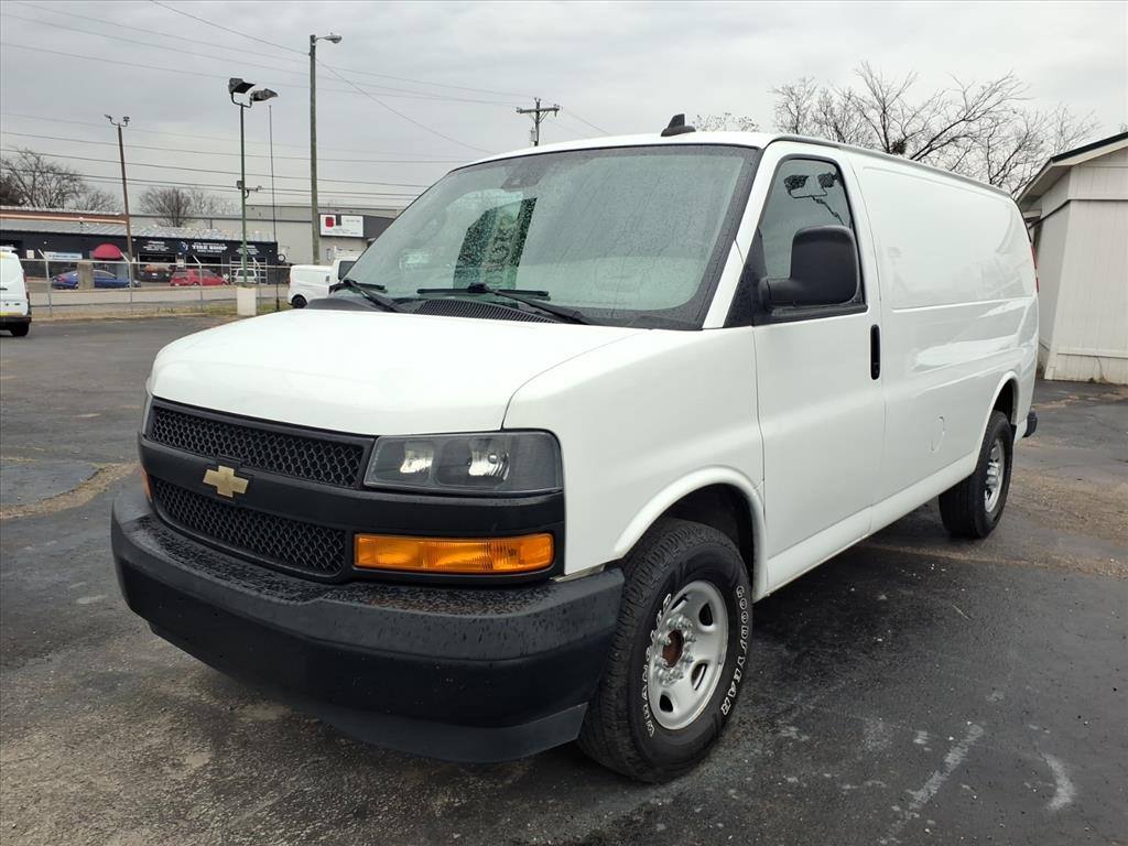 2020 Chevrolet Express 2500 - main photo