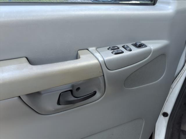 2006 Ford E-350 Base