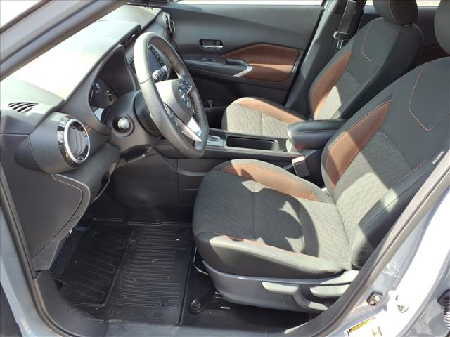 2021 Nissan Kicks SR