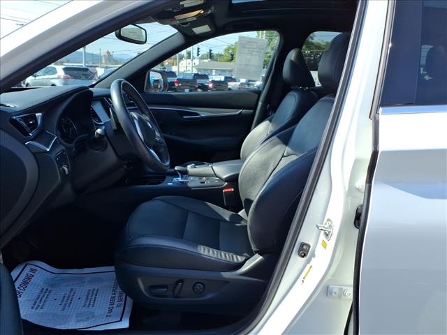 2022 INFINITI QX50 Luxe