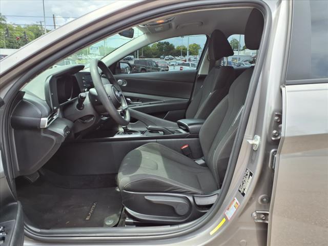 2022 Hyundai ELANTRA SEL