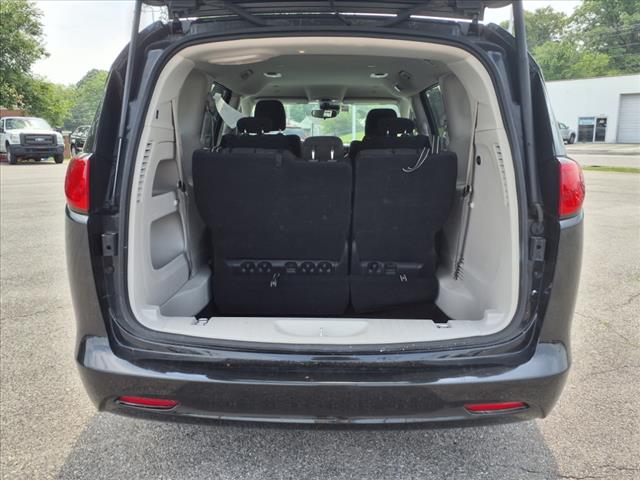 2023 Chrysler Voyager LX