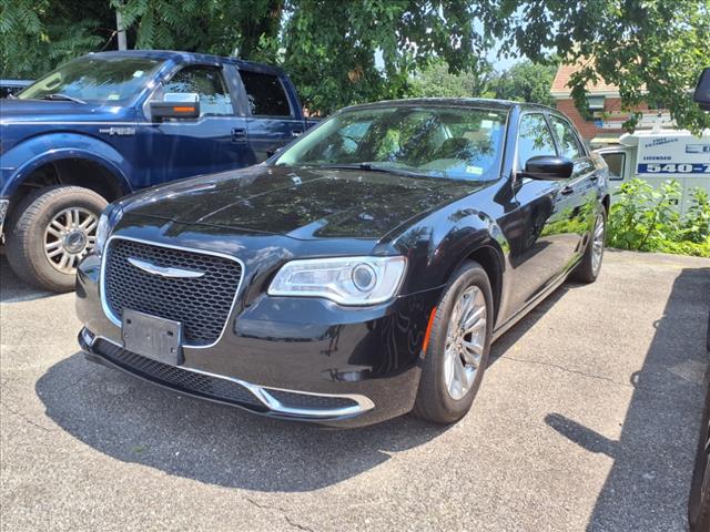 2017 Chrysler 300 Limited