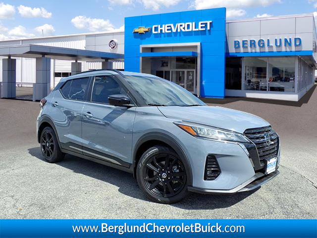 2021 Nissan Kicks SR