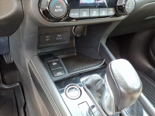 2021 Nissan Kicks SR