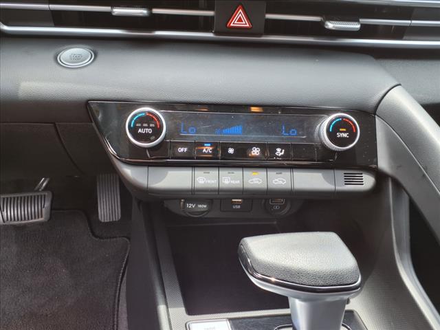 2022 Hyundai ELANTRA SEL