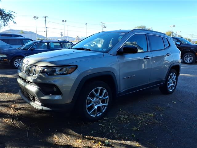 2022 Jeep Compass Latitude Lux