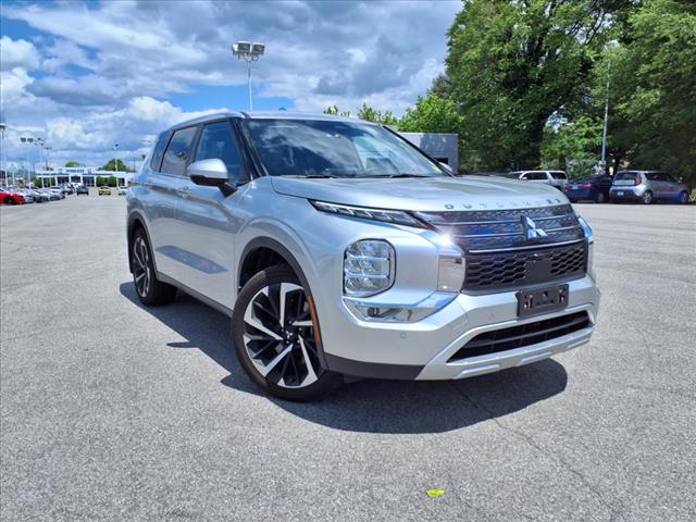 2023 Mitsubishi Outlander SE