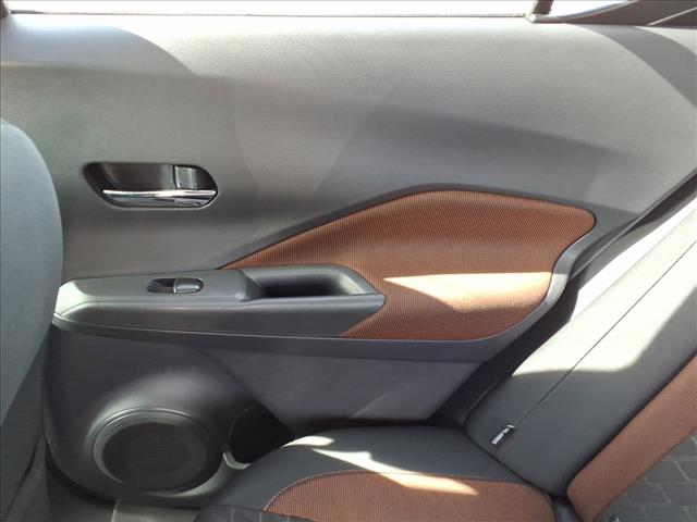 2021 Nissan Kicks SR