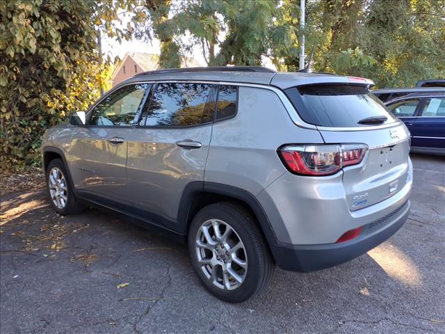 2022 Jeep Compass Latitude Lux
