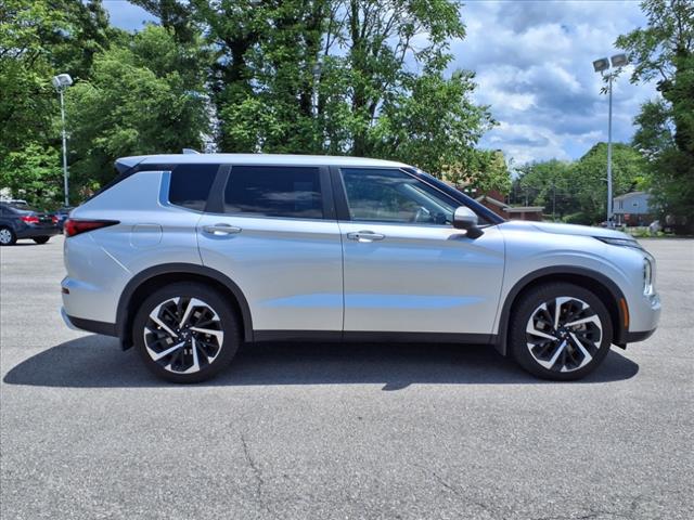 2023 Mitsubishi Outlander SE