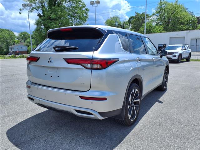 2023 Mitsubishi Outlander SE