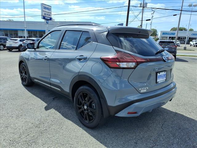 2021 Nissan Kicks SR