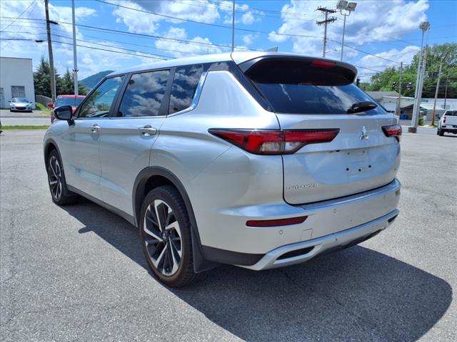 2023 Mitsubishi Outlander SE