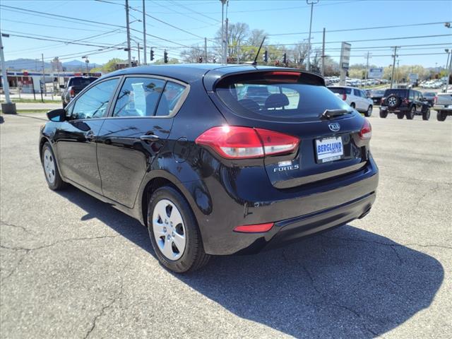 2017 Kia Forte5 LX