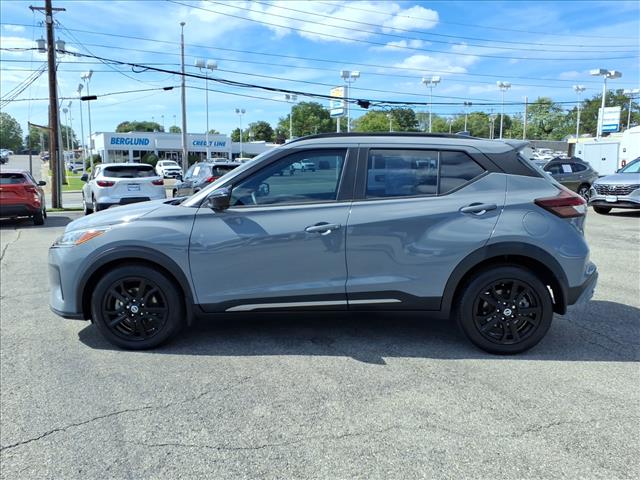 2021 Nissan Kicks SR