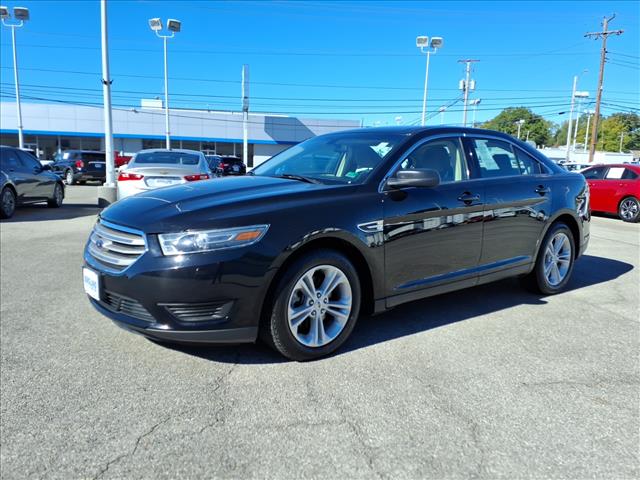 2017 Ford Taurus SE