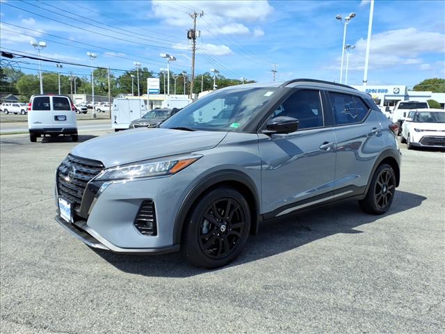 2021 Nissan Kicks SR