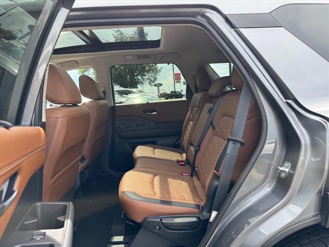 2023 Nissan Pathfinder Platinum
