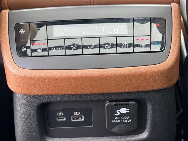 2023 Nissan Pathfinder Platinum