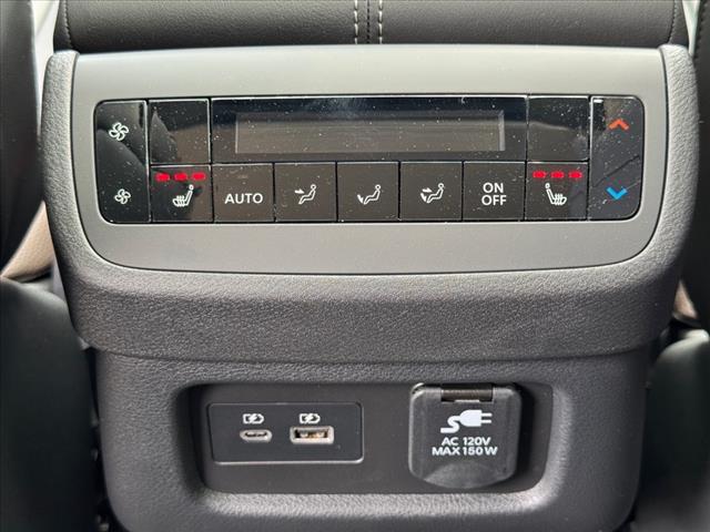 2025 Nissan Pathfinder Platinum
