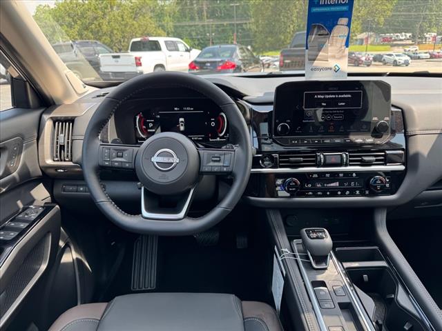 2025 Nissan Pathfinder Platinum