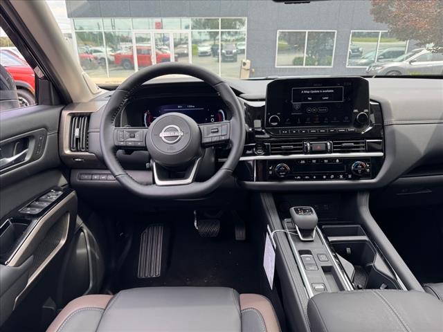 2025 Nissan Pathfinder Platinum
