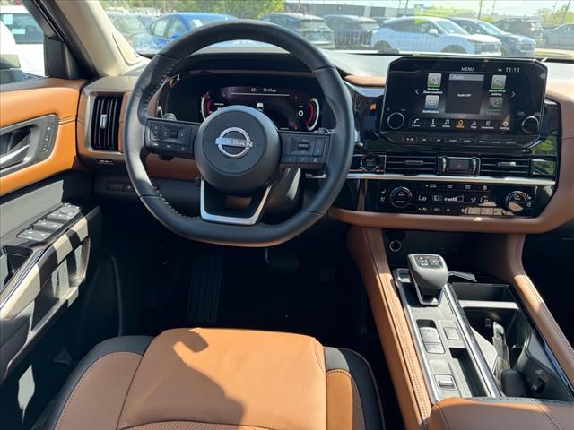 2025 Nissan Pathfinder Platinum