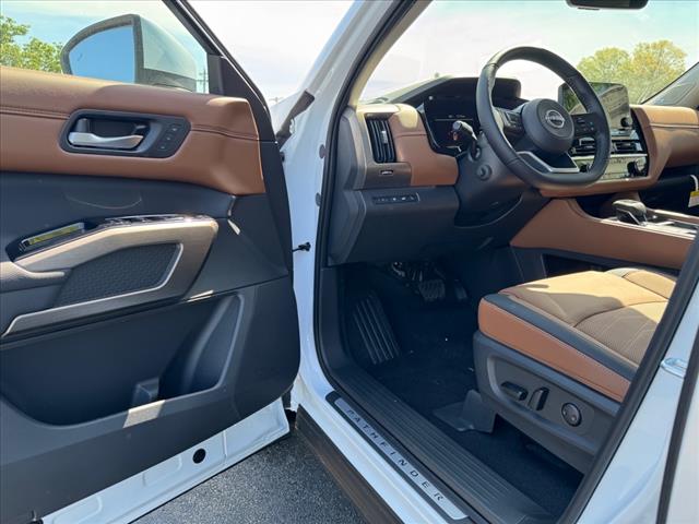 2025 Nissan Pathfinder Platinum