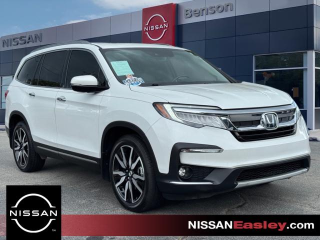 2021 Honda Pilot Touring w/Rear Captains Chairs