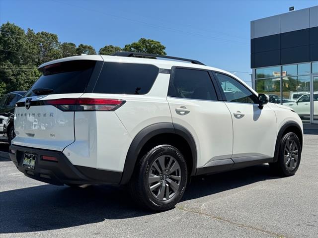 2024 Nissan Pathfinder SV