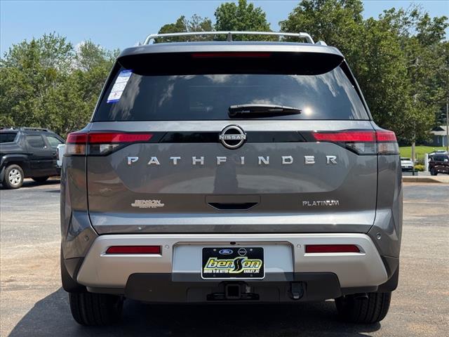 2025 Nissan Pathfinder Platinum