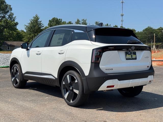 2025 Nissan Kicks SR