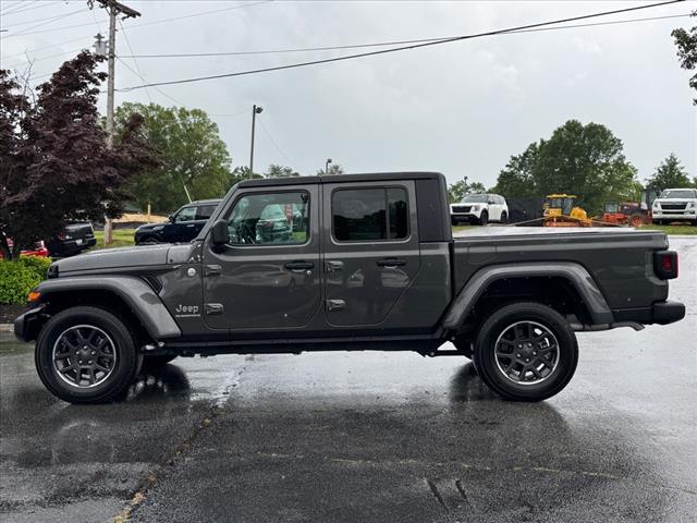 2023 Jeep Gladiator Overland